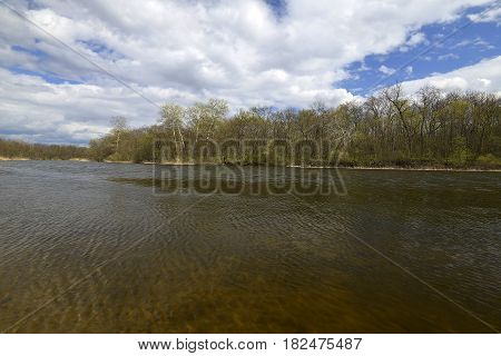 The regional center of Novomoskovsk district. The city is situated mainly on the right bank of the Samara River, a left tributary of the Dnieper River, 27 km from the city Dnieper. 