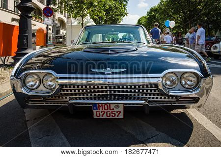 BERLIN - JUNE 05 2016: Personal luxury car Ford Thunderbird (third generation). Lowrider. Front view. Classic Days Berlin 2016.