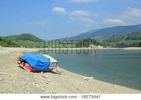 Trockenheit am See Gruyere, Fribourg, Schweiz