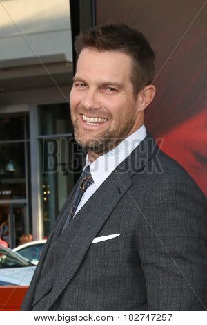 LOS ANGELES - APR 18:  Geoff Stults at the 