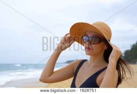 Vrouw op strand