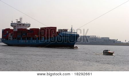 Containerboat chodit