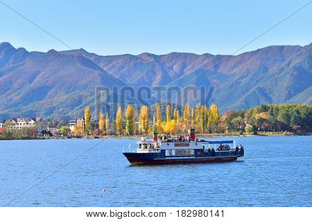 Ensoleille At Lake Kawaguchi