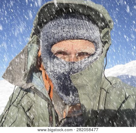 Frosty House For Tourists