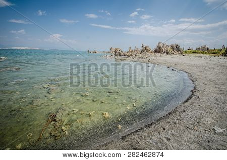 Tufa Tower Formations At Mono Lake In California's Eastern Sierra, Located Off Of Us-395