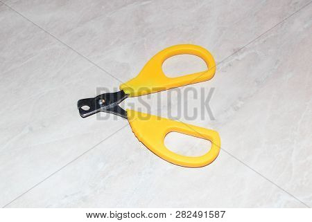 Nail Clipper With Yellow Plastic Handles For Pets