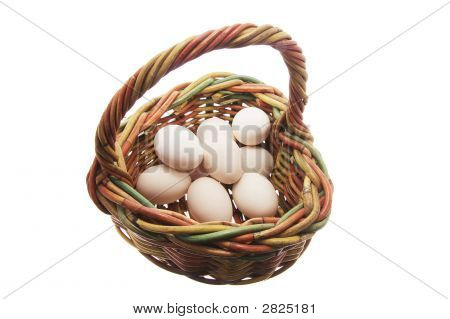 Hvide æg på sukkerrør kurv