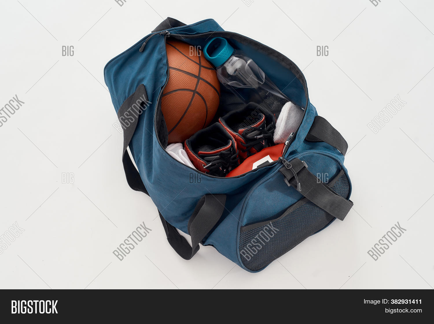 basketball player bag