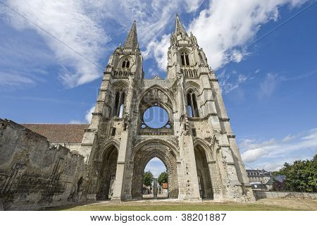 Abbey St-jean-des Vignes w Soissons