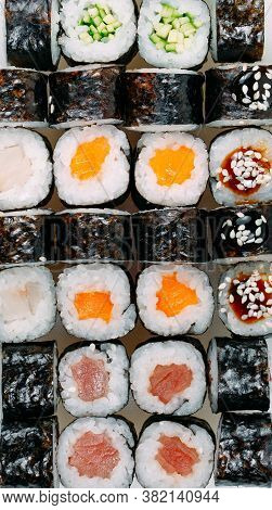 Many Types Of Shusha Are Stacked In A Row.