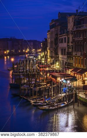 Beautifull Nightshoot Of The Grand Canal With Lights And Boats