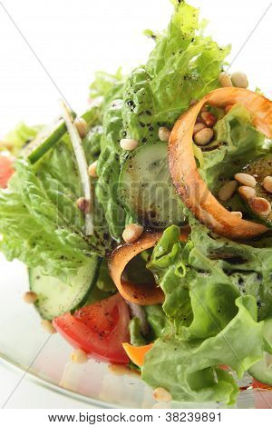Insalata fredda di pomodoro e cetriolo