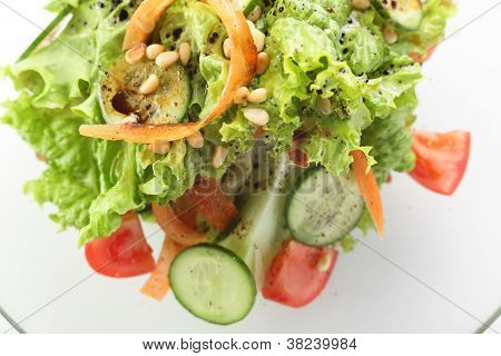 Insalata fredda di pomodoro e cetriolo