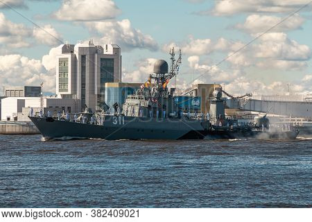 Russia. Kronshtadt. Small Anti-submarine Ship Kazanets Project 1331m Passes Near Kronstadt During Th