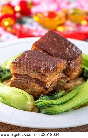 Dong Po Rou (dongpo Pork Meat) In A Beautiful Blue Plate With Green Broccoli Vegetable, Traditional