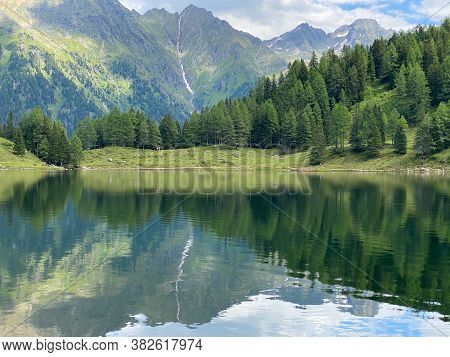 Duisitzkarsee Lake In Austria.the Duisitzkarsee Is Probably One Of The Most Beautiful Mountain Lakes