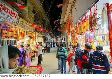 Haridwar, Garhwal, India - 3rd November 2018 : Tourists Buying Merchandise , Night Image Of Motibaza