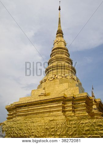 Arany Pagoda tartalmaz a Szent Buddha Relics2