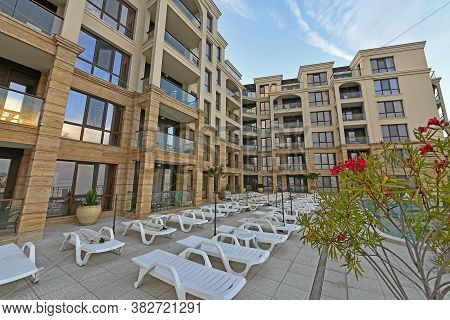 Bulgaria, Golden Sands 06/23/2018. Summer Vacation On The Black Sea. On Golden Sands There Are Numer