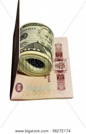 Deste kağıt ABD dolar Thr Kırmızı pasaport içinde