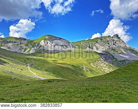 Alpine Peaks Chli Haupt Murmelchopf And Haupt Or Brünighaupt (bruenighaupt Oder Brunighaupt) In The 
