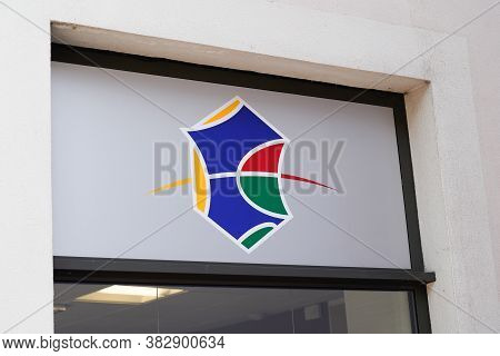Bordeaux , Aquitaine / France - 08 25 2020 : Matmut Logo Sign Front Of Office Store Building Shop