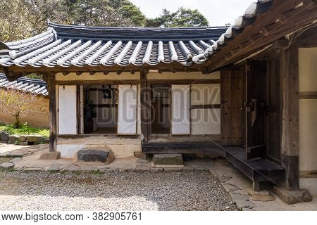 Seosan,south Korea-april 2020: Korean Old Traditional Historical Wooden House, Hanok