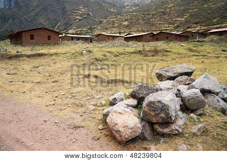 Mountain village Cordiliera Huayhuash, Gennemlæsning, Sydamerika
