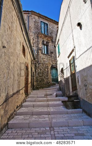 路地。・ アルベローナ。プーリア。イタリア。