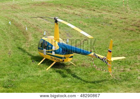 Moskova - Temmuz 19: Uluslararası yarışmalarda sarı helikopter helikopter üzerinde spor bir fincan
