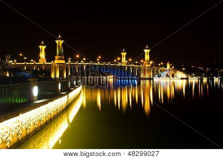Putrajaya v noci