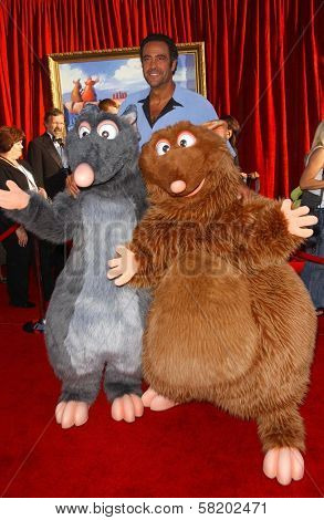 Brad Garrett at the world premiere of 