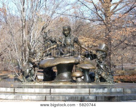 Alice staue
