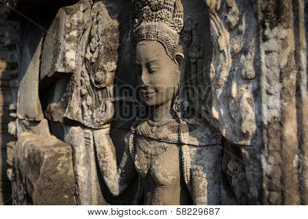 Aspara art of angkor wat temple ruins camboida