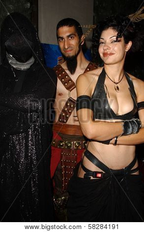 Dr. Dark with Basura and escort at the 