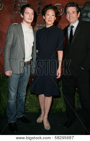 Elijah Wood with Sandra Oh and Alan Rosenberg at the press conference announcing the nominations for the 13th Annual Screen Actors Guild Awards. Pacific Design Center, West Hollywood, CA. 01-04-07