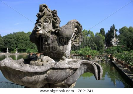 Marmorstatuen In den Boboli-Gärten In Florenz