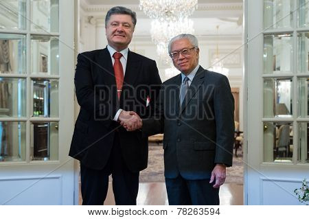 President Of Ukraine Petro Poroshenko And President Of Singapore Dr Tony Tan Keng Yam