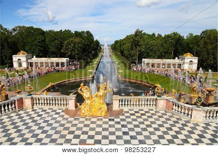 Grand Cascade At Pertergof Palace.saint-petersburg, Russia