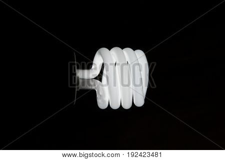 Fluorescent white fluorescent tubes look good at night.