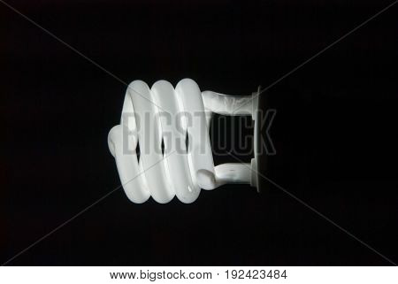 Fluorescent white fluorescent tubes look good at night.