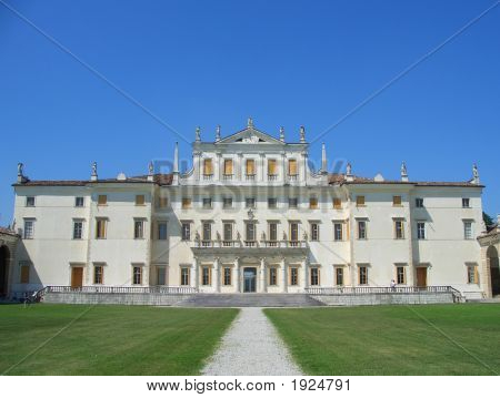 Villa Manin fasáda