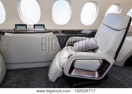 Dassault Falcon 5X Business Jet