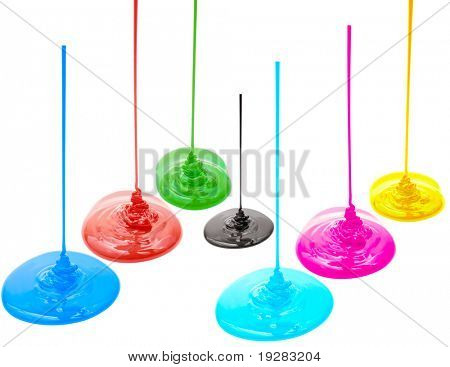 Magenta, cyan, gul, röd, blå, grön och svart flytande färger isolerade