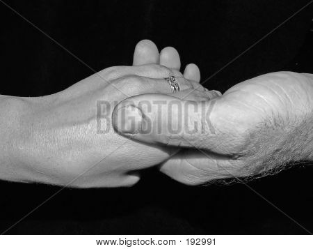 จับมือ