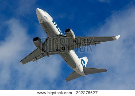 Moscow, Russia - March 20, 2019: Aircraft Boeing 737-524(wl) Vq-bjq Of Utair Aviation Takes Off At V