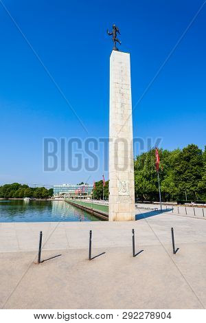 Hannover, Germany - July 05, 2018: Olympic Torchbearer Column At The Maschsee Artificial Lake In Han
