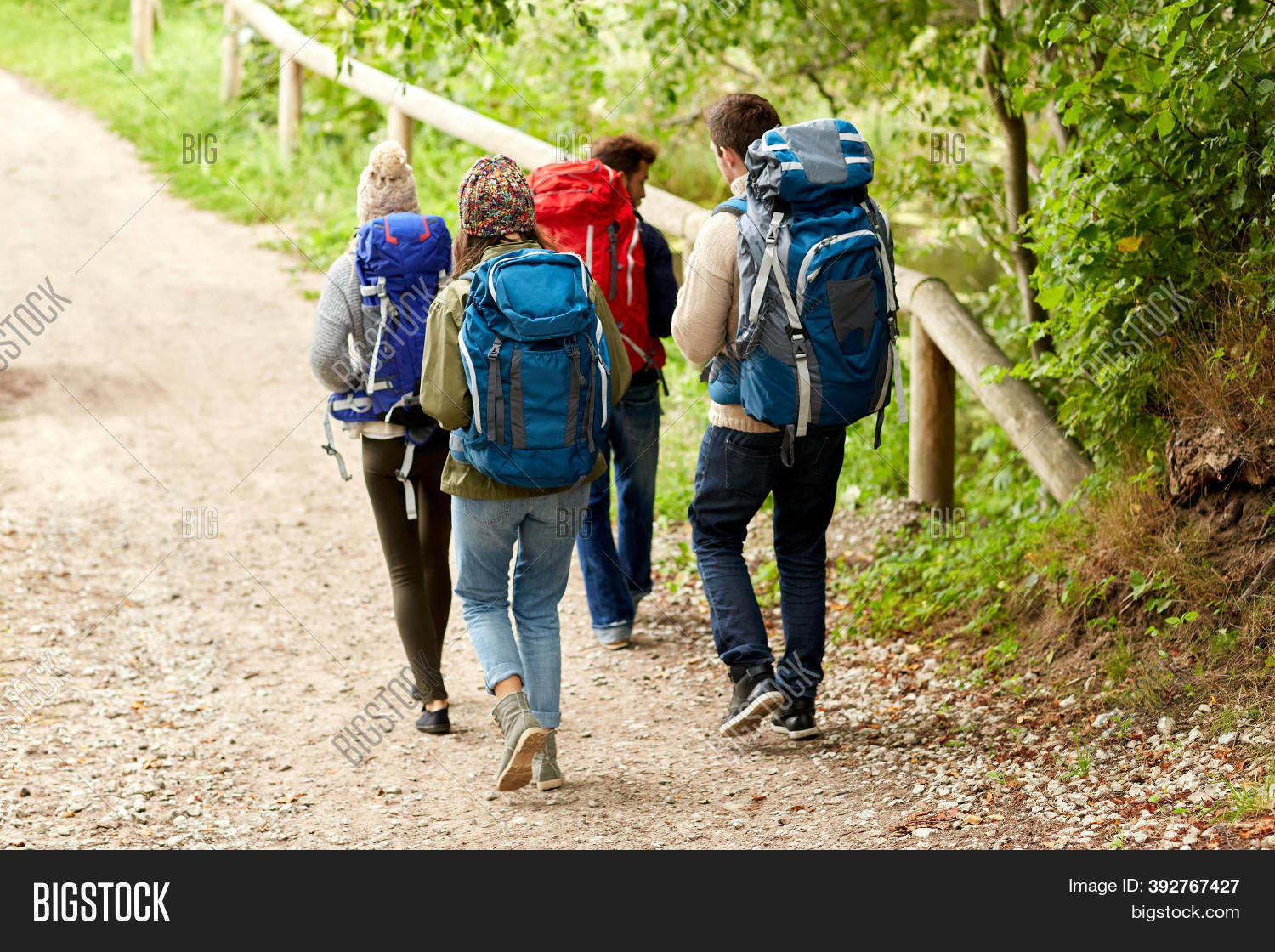 backpack travel group