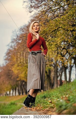 The Pleated Midi. Woman Warm Autumn Skirt Outdoor. Relax While Walking. Enjoy Casual Day. Clothing F