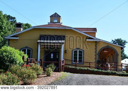 Wallingford, Ct - Jul 18: Paradise Hills Vineyards In Wallingford, Connecticut, As Seen On Jul 18, 2